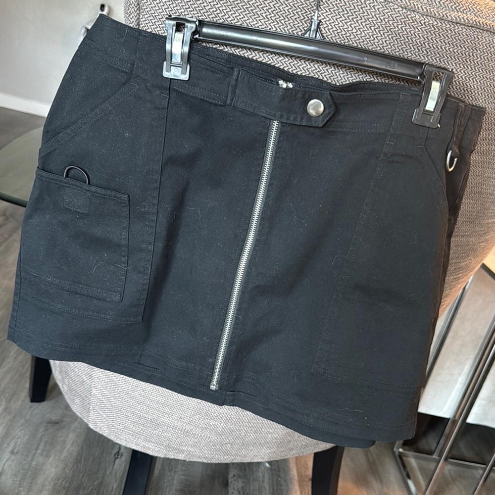 SUMMER CLEARANCE - Wild Fable Black Mini Skirt with Zipper